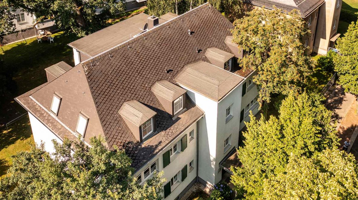 Balkon am Gebäude
